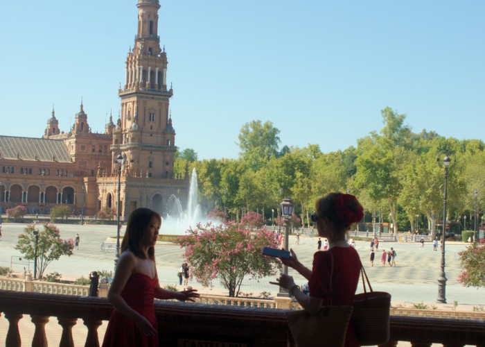 Cultural Mistakes Foreign Tourists Should Avoid in Spain