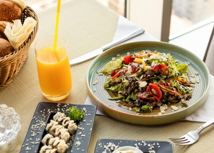 Vegan and Vegetarian Food Options in Spanish Cities